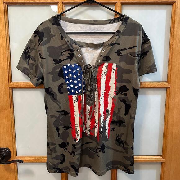 New! UrbanGlow Women’s Sz Lrg Camouflage American Flag Short Sleeve Top K713 - Picture 3 of 11